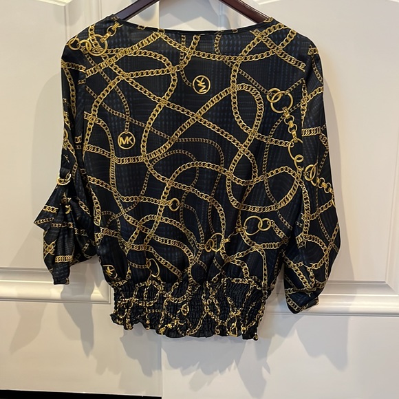 NWOT Michael Kors Chain Blouse wrinkle free very elegant on in excellent cond - Picture 3 of 3